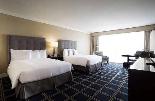 Sunnyvale West Hotel | Indulge In An Unforgettable Getaway Experience! 4 Relaxing Units, Onsite Pool