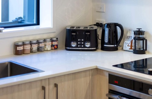 Christchurch City Centre House | Indulge in Christchurch Hagley Park 2 bed 2 bath