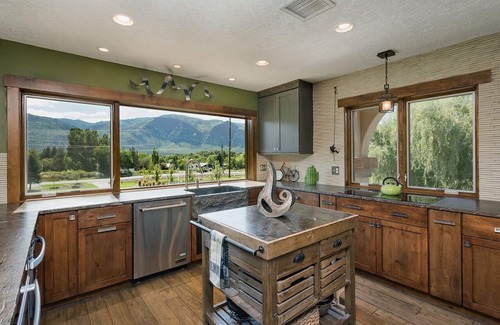 Hermosa House | Indulge in complete Luxury! You wont regret it! Book dates before there gone.