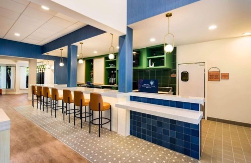 Eastwick Hotel | Indulge in Home-Like Comfort! 2 Comfortable Units, Close to Liberty Bell