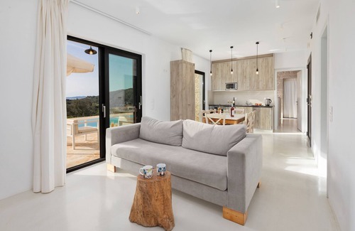 Kavvadades Villa | Indulge in Opulence at Lithari Enac—Luxury Villa with Private Pool