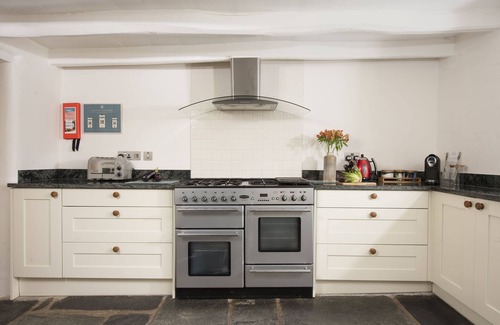 Liskeard Cottage | Indulge in ultimate luxury with a family escape to this quintessentially Cornish cottage. Oozing wit