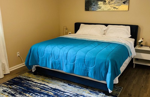 Charlotte House | Indulge in urban luxury with a stay in our cozy home.