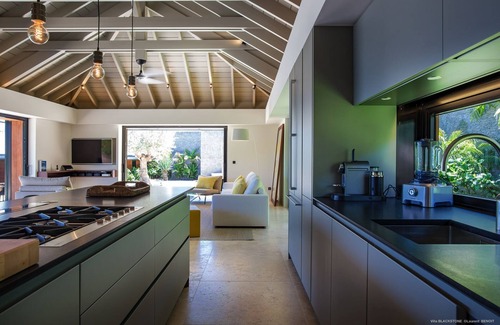 Marigot Villa | Indulge yourself in luxury at this 6 bedroom villa on the hill of Marigot