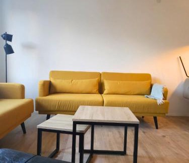 Nalbach Apartment | Industiral Design - 24h Self-Check- in - bis 7 Personen - zentrale Lage - Parkplatz - WiFi - Monteure
