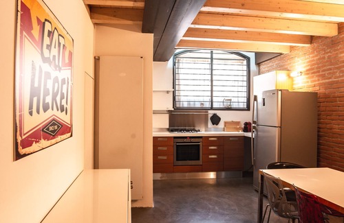 Sant'Eufemia Apartment | INDUSTRIAL APT./GARAGE, WIFI, NETFLIX near downtown