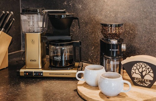 Hohenfels-Essingen Villa | Industrial Loft w/Whirlpool, Sauna, Terrace