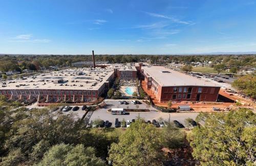Judson Apartment | Industrial Loft Living 2BR 2BA