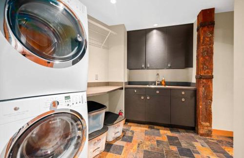 Traverse City Apartment | Industrial luxury in the heart of Traverse City