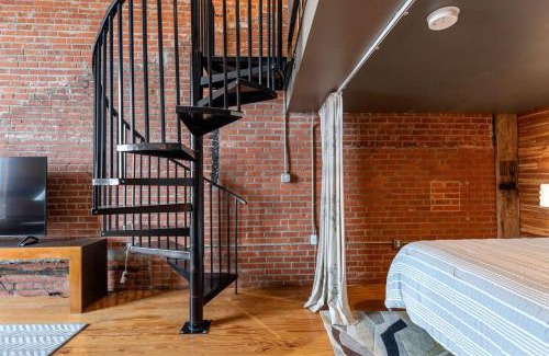 Downtown Apartment | Industrial Modern Loft in Downtown Lafayette