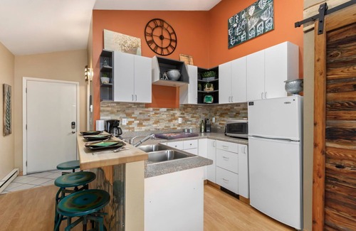 Martinez Park Apartment | Industrial Old Town Bungalow w/Free Cruiser Bikes