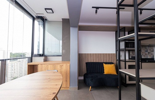 Pinheiros House | Industrial studio in the heart of Pinheiros with complete leisure area and pool with an awesome view