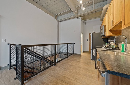 East Cleveland Bed & Breakfast | Industrial Style Living in Downtown Cleveland!