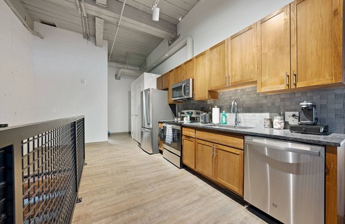 Cleveland Bed & Breakfast | Industrial Townhome Style Loft in DT CLE!