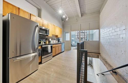 Cleveland Bed & Breakfast | Industrial Townhome Style Loft in DT CLE!