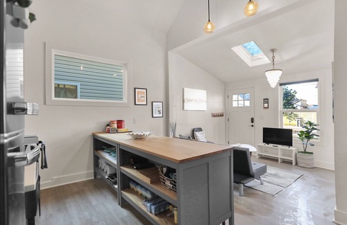 Fountain Square Cottage | Indy Blue Modern 2-Bed Cottage Gem Downtown Bliss