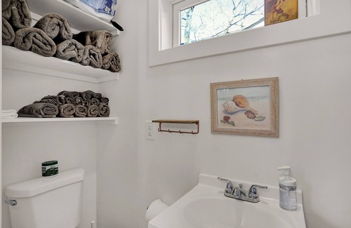 Fountain Square Cottage | Indy Blue Modern 2-Bed Cottage Gem Downtown Bliss