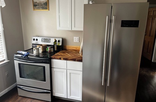 Wayne House | Indy Convenience, 65" TV, Serene, Indianapolis only 14 minutes away.