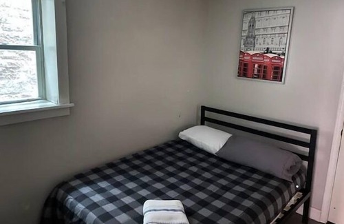 Spruce Hill Apartment | Inexpensive 2BR Apt by Upenn