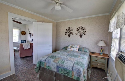 Harkers Island House | Inexpensive Little Bungalow On Harkers Island