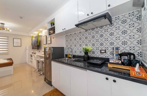 Mabolo Apartment | Infini by J&J (City Center |Near Malls)