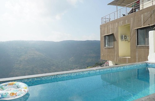 Panchgani Hotel | Infiniti pool rooms at Panchghani