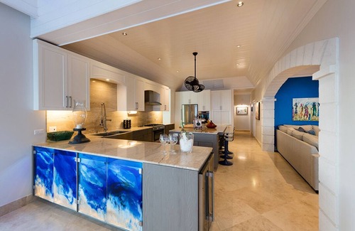 Maxwell Villa | Infinity Escape with sea view beach access