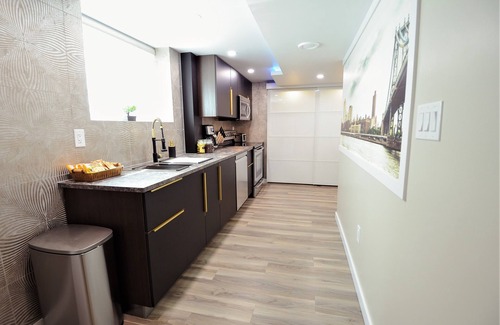 Fort Gary House | < Infinity-Peg > luxurious Suite 2 Bdrm 2 Beds