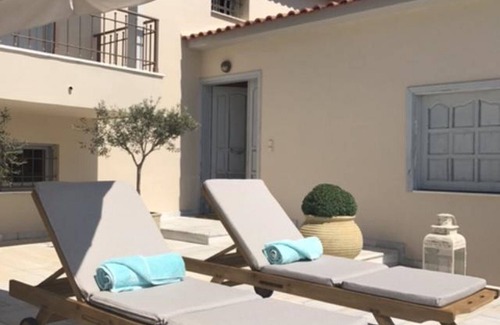 Agios Emilianos House | INFINITY POOL AND ISLAND VIEW VILLA