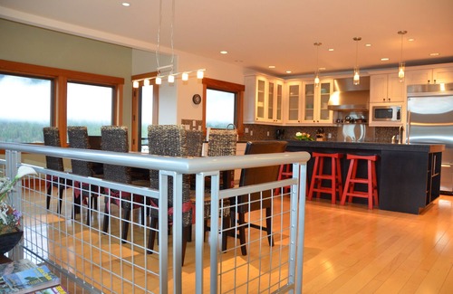 Manson Villa | Infinity Pool, Spa, & Unobstructed view from all rooms - Lake Chelan, WA