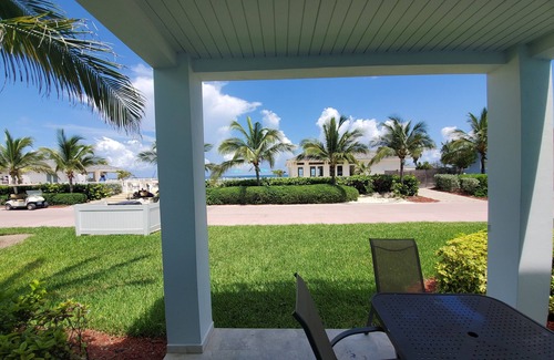 Alice Town House | "Infinity Poolside" - Ocean Villa 2 BR/3 BA