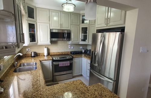 Bagatelle Terrace House | Infinity Townhomes, Charming 3-bedroom, 3.5 bathroom townhouse, AC, fitness room