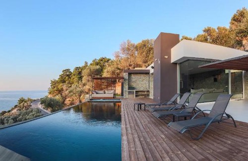 Plomari Villa | Infinity Villa