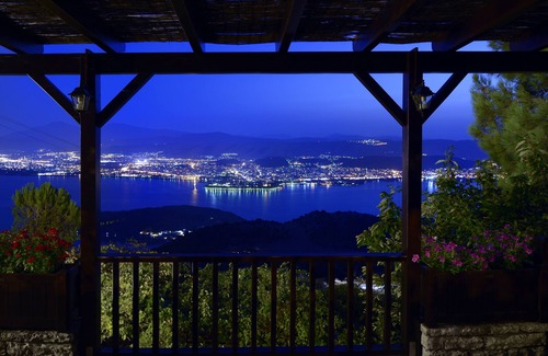 Ligiades Villa | Infinity Villa in Ioannina