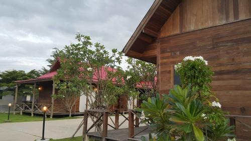 Lao Khwan Resort | Ingaun Resort Kanchanaburi