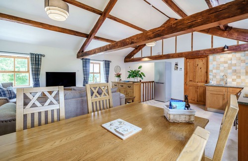 Arkholme Cottage | INGLEBOROUGH VIEW, romantic, character holiday cottage in Hornby