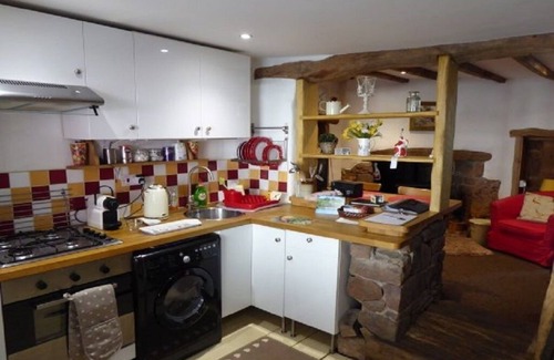 Crediton Cottage | Inglenook Cottage, Crediton, near Exeter - Mid Devon