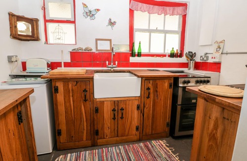 Whitby Cottage | INGLENOOK COTTAGE, pet friendly, character holiday cottage in Whitby
