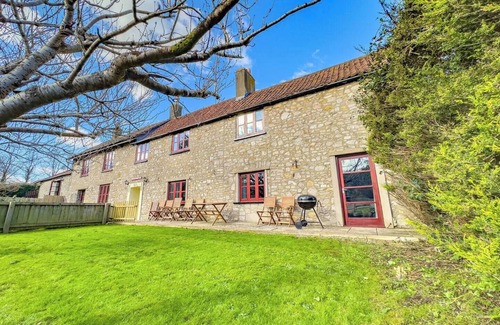 Kewstoke House | Inglenook Cottage (Seaside-Dog Friendly-Country Cottage-w/ l
