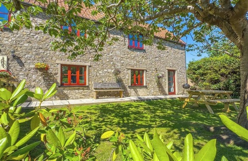 Kewstoke House | Inglenook Cottage (Seaside-Dog Friendly-Country Cottage-w/ l