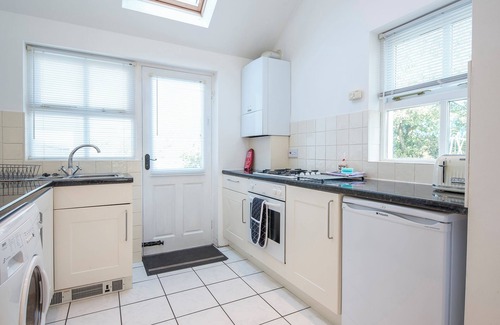 Manorbier House | Inglenook House, Holiday Home Manorbier, Sleeps 8, 4 bedrooms, bathrooms