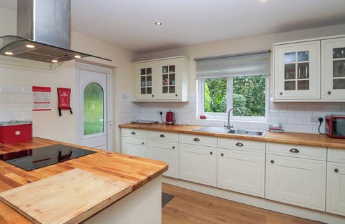 Backbarrow House | INGLENOOK, pet friendly, with open fire in Ulverston