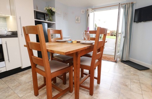 Arnside Cottage | INGLEWOOD COURT, with a garden in Arnside