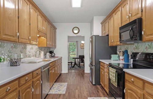 Normal House | Inglewood Manor-Four bedroomsnn