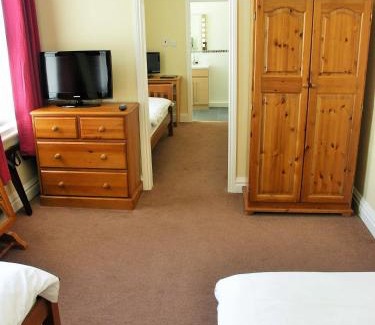 Douglas Promenade House | Inglewood - OPUL EXPRESS