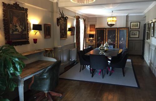 Etchingham House | Ingram House with Hot Tub