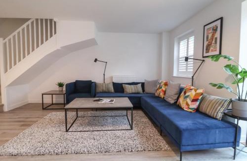 Martlesham Heath House | Inishnee House