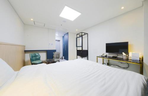 Inje House | Inje Jajaknamu Stay