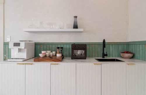 Bucksport House | Inkwell Suite at Spofford Lodge