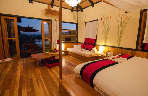 Nyaungshwe Hotel | Inle Heritage Stilt House